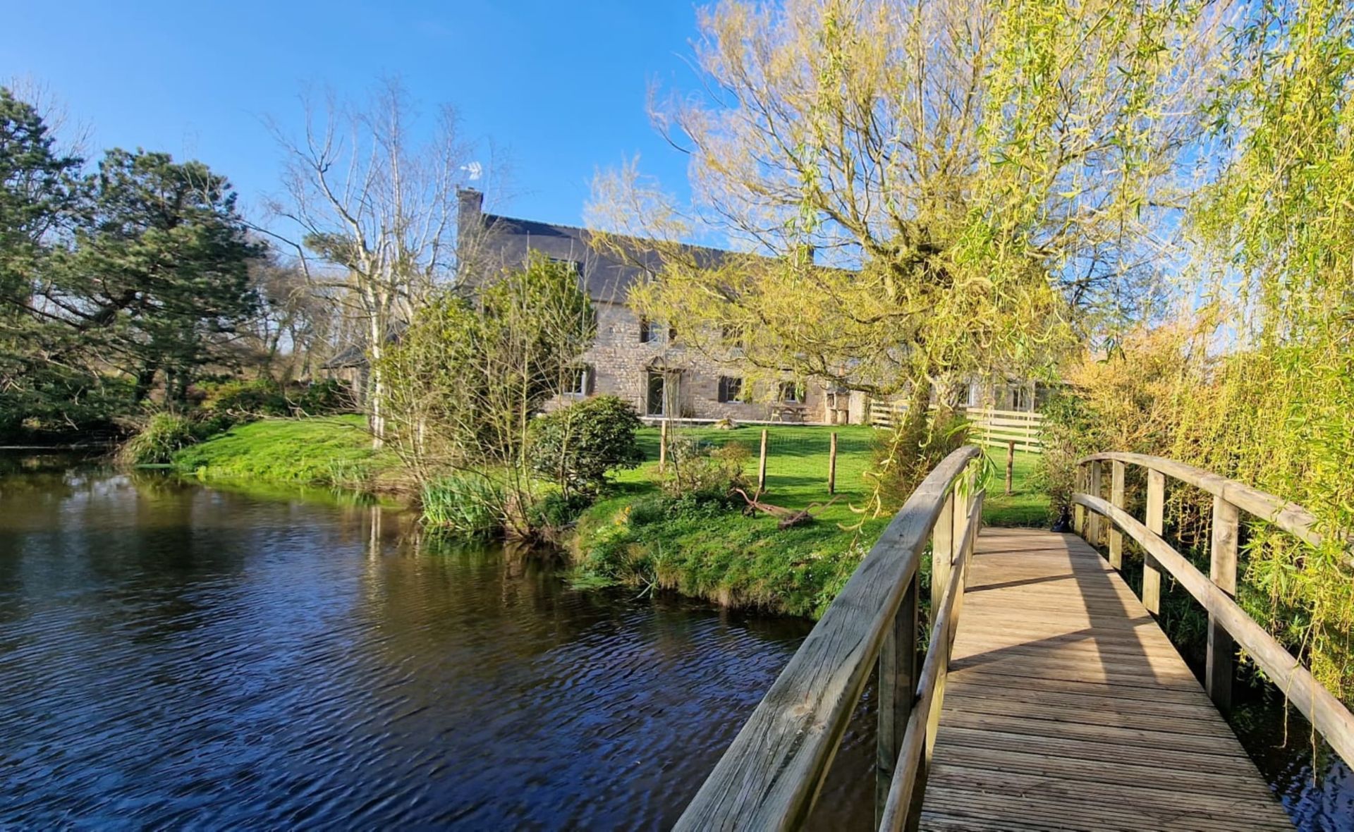 gîtes proches de Perros-Guirec à Trélévern – Ferme de l’Étang